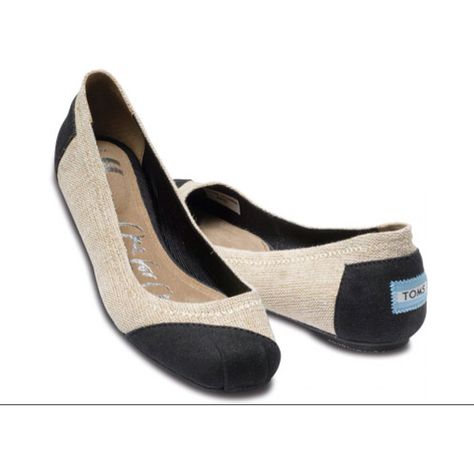 Love this style from Toms! Toms Ballet Flats, Toms Flats, Cheap Toms Shoes, Ulsan, Mode Chic, Old Hollywood Glamour, Shoes Outlet, Shoe Obsession, Toms Shoes