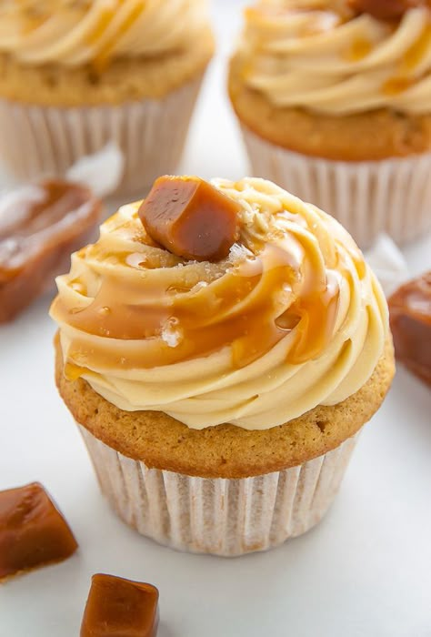 Ultimate Salted Caramel Cupcake Salted Caramel Frosting, Salted Caramel Cupcakes, Resipi Kek, Baker By Nature, Recipes Cupcakes, Caramel Cupcakes, Torte Cupcake, Caramel Frosting, Cupcake Wars