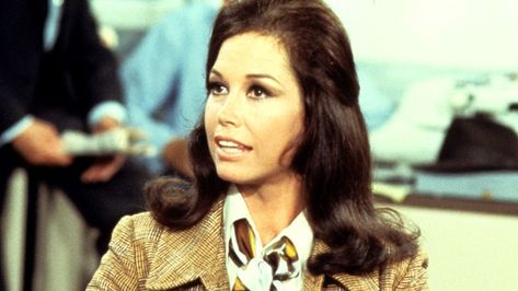 Mary Tyler Moore’s Fashion on TV – The Hollywood Reporter Show Character, Mary Tyler Moore Show, Tyler Moore, Graphic Print Dress, Feminist Icons, Mary Tyler Moore, Lady Mary, Best Supporting Actor, Betty White