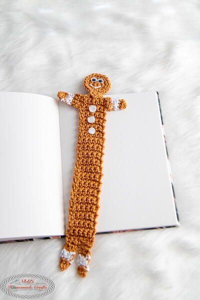 Gingerbread Man Bookmark Christmas Crochet Bookmark, Crochet Bookmark For Men, Crochet Christmas Bookmark, Crochet Presents For Men, Gingerbread Man Book, Bookmark Crochet Pattern, Cute Gingerbread Man, Simple Holiday Gifts, Bookmark Crochet