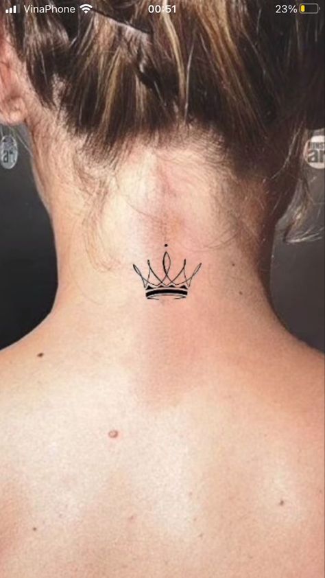 Crown Tattoo Back Of Neck, Small Queen Tattoos For Women, Crown Minimalist Tattoo, Tiara Tattoos For Women, Small Crown Tattoos For Women, Princess Crown Tattoo, Queen Tattoo For Women, Coronas Tattoo, Simple Crown Tattoo