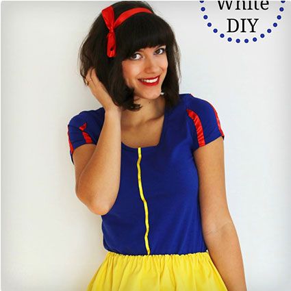 DIY Snow White Costume (Adult) Diy Snow White Costume, Easy Adult Halloween Costumes, Snow White Halloween Costume, Best Diy Halloween Costumes, Halloween Costumes For Teens Girls, Diy Snow, Snow White Costume, Black Halloween Dress, Food Costumes