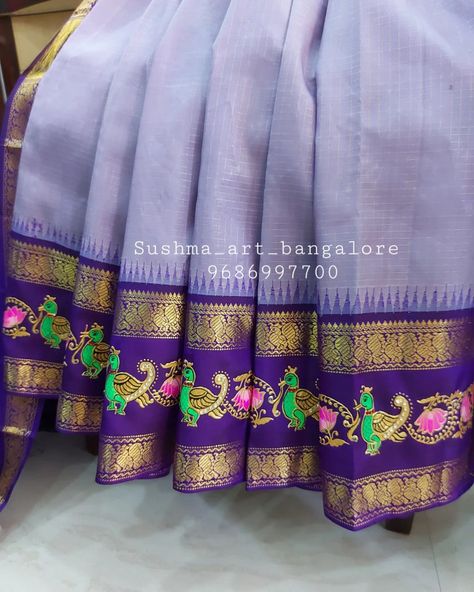 Hand Painted Saree Blouse, Tanjore Painting On Dresses, Painting Ideas For Sarees, Painting On Saree Design, Tanjore Painting On Sarees, Hand Painted Sarees Boutiques, Painting Sarees Design, Painting On Saree, Painting Sarees