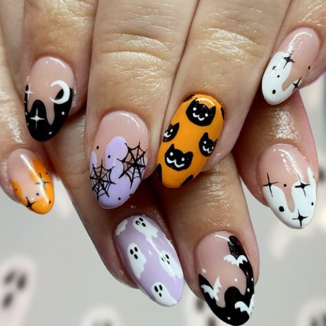 Sophisticated Halloween, Cats White, Nail Types, Soft Lavender, Halloween Nail Designs, Halloween Nail, Short Nail Designs, Halloween Nail Art, Fall Nail