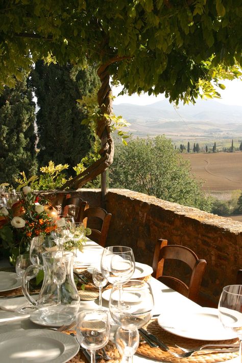 In charming Tuscan villages, you can savour local delicacies like ribollita, a hearty bean and vegetable soup, and pappa al pomodoro, a rustic tomato and bread soup that embodies the simplicity and perfection of Tuscan cuisine. The region's iconic Chianti and Brunello wines add a touch of magic to every meal, each sip revealing the sun-soaked essence of the rolling hills. Discover Tuscany on a luxury tour to Europe with Jacada. #europetravel #tuscany #italytravel Medieval Cities, Bean And Vegetable Soup, Italian Gelato, Bread Soup, Sculpture Gallery, Piazza Della Signoria, Tuscany, Wine, Regional