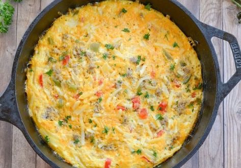 Dutch Oven Breakfast Scramble Mountain Man Dutch Oven Breakfast, Dutch Oven Mountain Man Breakfast, Mountain Man Breakfast Dutch Oven, Dutch Oven Breakfast Recipes, Mountain Man Breakfast, Viking Feast, Man Breakfast, Dutch Oven Breakfast, Camp Breakfast