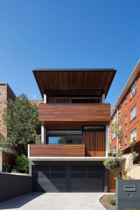 Queenscliff 06 by Watershed Design Modern Window Grill, Small House Design Architecture, House Design Exterior, Townhouse Designs, Window Grill Design, Narrow House, Casa Patio, Minimalist House Design, Modern Windows