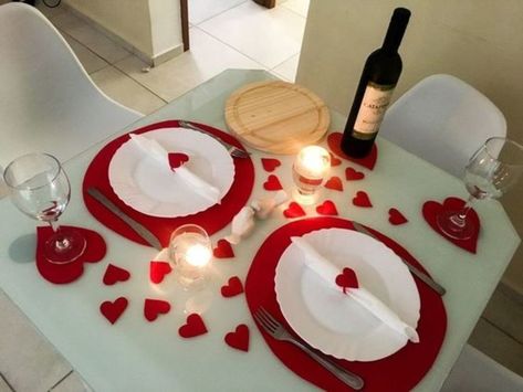 Romantic Dinner Tables, Romantic Dinner Decoration, Romantic Valentines Day Ideas, Romantic Room Decoration, Valentines Party Decor, Romantic Date Night Ideas, Diy Valentine's Day Decorations, Romantic Date Night, Romantic Room