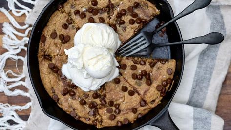 Healthier cookie recipes: Skillet cookie and coconut snowballs Peanut Butter Chocolate Chip Cookie, Vanilla Frozen Yogurt, National Cookie Day, Skillet Chocolate Chip Cookie, Joy Bauer, Caramel Chocolate Chip Cookies, Macaroon Cookies, Skillet Cookie, Skillet Cooking