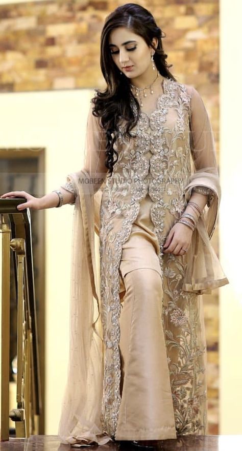 Nikkah Dress For Sisters Simple, Nikkah Outfit For Sister, Groom Sister Dress Pakistani, Bride Sister Dress Pakistani, Pakistani Wedding Wear For Sister, Nikkah Dress For Sisters, Wedding Dress For Sister, Dresses For Brides Sister, Brides Sister Indian Outfit