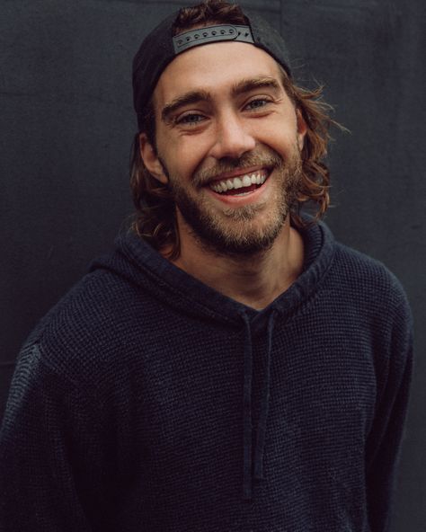 (2018-10-17) Spindle Magazine, London, UK - Photo by Aaron Crossman Matt Corby, Dog Breeds List, Life On The Road, Dream Lover, Men's Long Hairstyles, Mens Hair, Fits Inspo, Uk Photos, Fashion Culture