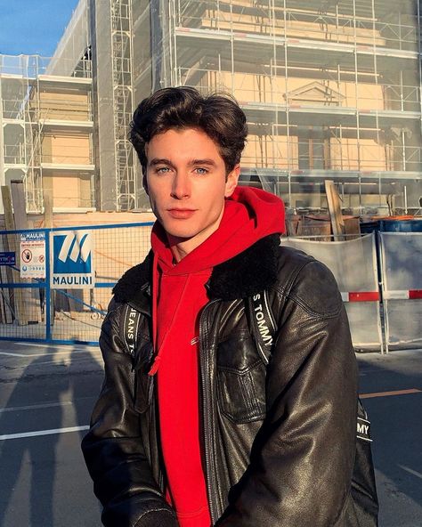 Thomas Rossier, Road Work, Geneva Switzerland, Person Standing, Geneva, Billie Eilish, Vintage Men, Switzerland, Eye Candy