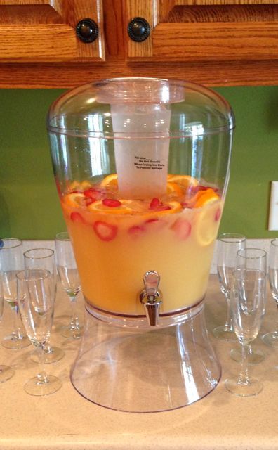 Non Alcohol Mimosa Recipe, Mimosa Recipe For A Crowd, Sweet Mimosa Recipe, Wedding Punches Non Alcoholic, Mimosa By The Pitcher, Mimosa By The Gallon, Simple Champagne Punch, Champagne Party Punch, Champagne Punch Recipes Showers