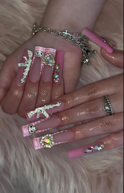 Extra Long Baddie Acrylic Nails, Bling Acrylic Nails Medium Length, Pink Birthday Nails With Rhinestones, Pink Bling Nails Rhinestones Girly, Baddie Bling Nails Summer, Long Acrylic Nails With Gems, Ak47 Nails, Pink Money Nails, Mafia Nails