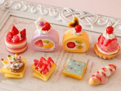 Cincin Diy, Miniature Cakes, Diy Cream, Cakes And Pastries, Miniature Cake, Mini Stuff, Tanah Liat, Doll Food, Miniature Things