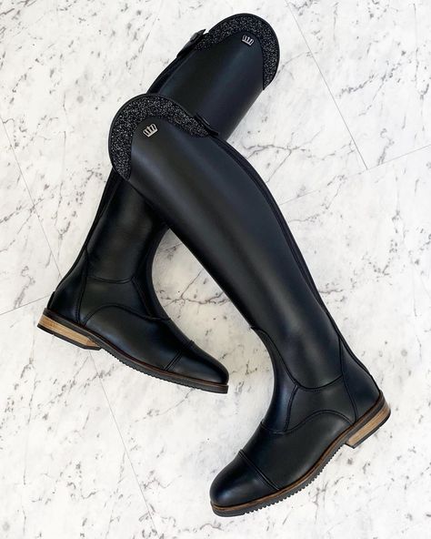 Urban Horsewear on Instagram: “Our best selling Kingsley Aspen Special. 🖤 Featuring Jenny bow in Stardust Black, no laces and a wooden heel. These are available to order…” Horse Clothes, Dressage Boots, Riding Outfits, Horse Riding Boots, Horse Riding Outfit, Riding Clothes, Horse Riding Clothes, Farm Lifestyle, Riding Outfit