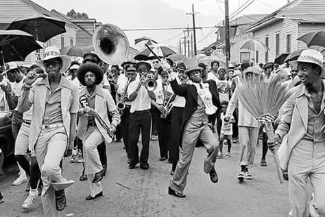 2nd line in 70s New Orleans Second Line, New Orleans Party, Big Band Jazz, New Orleans History, Marching Bands, Street Musician, Second Line, Smooth Jazz, Brass Band