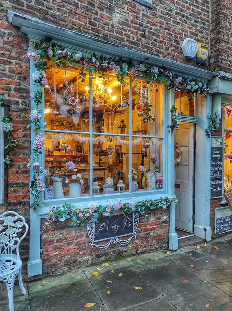 Antique Shop Exterior, Enchanted Cottage, Bakery Design Interior, Bookstore Cafe, Coffee Shop Interior Design, Old Garage, Tea Rooms, Coffee Shops Interior, French Cafe