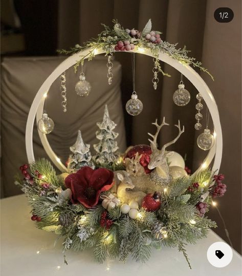 Ballerina Shadow Box Ideas, Xmas Charcuterie, Christmas Bottles, Floating Art, Xmas Centerpieces, Christmas Decorations Centerpiece, Centerpieces Diy, Christmas Flower Arrangements, Tree Themes