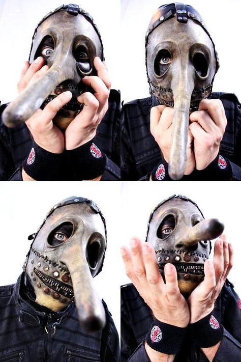 I think it looks cute Chris Slipknot, Curco Vein, Arte Heavy Metal, Chris Fehn, Slipknot Band, Silly Bands, Heavy Metal Art, Corey Taylor, System Of A Down