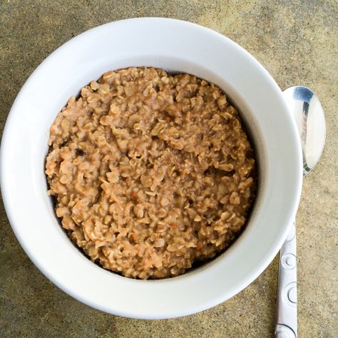 This Chocolate Peanut Butter Oatmeal is super low cal, good for you and keeps you full for hours. Tastes delicious and healthy to boot! So yummy! Pb2 Recipes, Chocolate Peanut Butter Oatmeal, Low Calorie Chocolate, Peanut Butter Oats, Oatmeal Recipe, Sugar Pumpkin, Peanut Butter Oatmeal, Peanut Butter Powder, Low Calorie Snacks