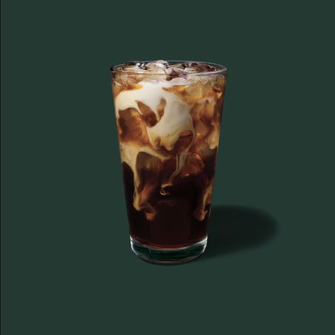 Vanilla Sweet Cream Cold Brew, Sweet Cream Cold Brew, Peppermint Mocha Frappuccino, Friendsgiving Recipes, Menu Starbucks, Vanilla Sweet Cream, Starbucks Fall Drinks, Starbucks Holiday Drinks, Café Starbucks