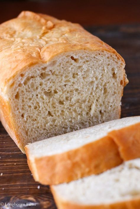 This is the best homemade bread recipe! The bread is soft and airy with a perfect buttery crust. It will turn out every time you make it. Try it today! #bread #homemadebread #bakingbread #bakingday #fromscratch #breadfromscratch #homemade #howtobake #howtobakebread Kitchenaid Recipes, Bread Without Yeast, Best Bread Machine, Best Homemade Bread Recipe, Bread Healthy, A Loaf Of Bread, White Bread Recipe, Bread Maker Recipes, Homemade Breads