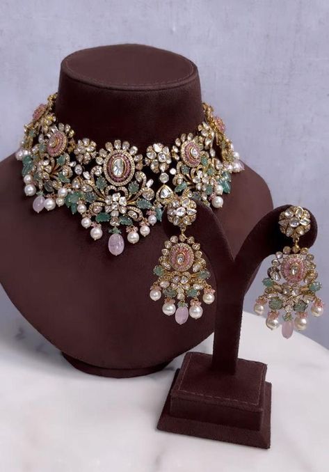 Victorian Jewelry Necklace, Bridal Jewelry Sets Brides, Indian Wedding Jewelry Sets, Bridal Necklace Designs, Indian Bridal Jewelry Sets, Bridal Jewellery Design, Fancy Jewellery Designs, Gold Bridal Jewellery Sets, Jewelry Set Design