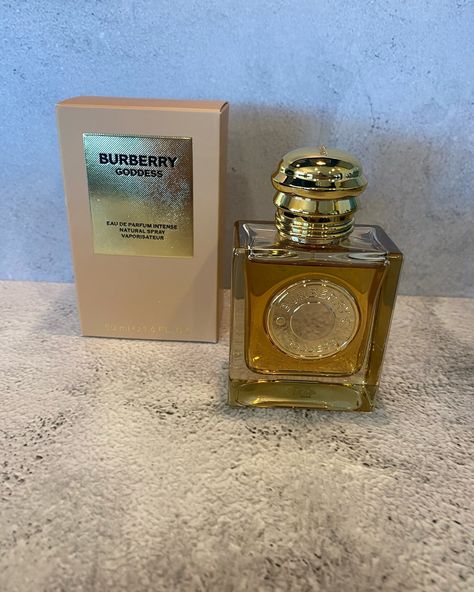 @influenster @Burberry #influenster #burberry #goddess #perfumereviews I received this product for free from Influenster in exchange for my honest review. 〰️ BURBERRY GODDESS EAU DE PARFUM INTENSE NATURAL SPRAY ▪️ This is definitely fit for a goddess! This is a heavenly blend of four different notes of vanilla, including a smoky vanilla, and lavender eau de parfum by Burberry. Initially, when I tried it, it smelled a little stronger than I am used to wearing. However, it softened up quickly a... The 7 Virtues Amber Vanilla, Burberry Brit For Her, Burberry Goddess, Burbbery Perfume, Burberry Goddess Perfume, Perfume Reviews, Burberry, Lavender, Spray