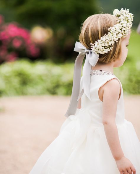 Flowergirl Crown Headpieces, Babies Breath Flower Crown Bridesmaids, Flower Girl Dress Shoes, Flower Girl Headband Floral, Flower Girl Hair Wreath, Flower Girl Crown White Roses, Daisy Crown, Baby Breath Flower Crown, Flower Girl Halo