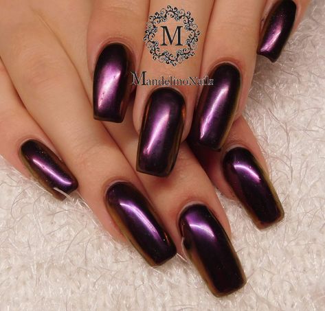 Plum Chrome Nails, Dark Purple Chrome Nails, Winter Shellac, Pearlescent Nails, Burgundy Acrylic Nails, Purple Chrome Nails, Purple Chrome, Plum Nails, Mauve Nails