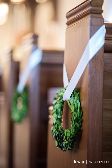 Church Pew Decorations, Wedding Pew Decorations, Pew Decor, Boxwood Wreaths, Pew Markers, Pew Flowers, Decoration Buffet, Pew Decorations, Wedding Church Decor