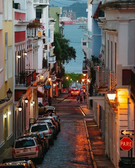 Puerto Rico Restaurants, Puerto Rico Aesthetic, Beautiful Beaches Paradise, Puerto Rico Pictures, Puerto Rico Trip, Puerto Rican Culture, Vision Board Pictures, Old San Juan, Birthday Trip