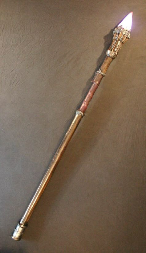 Dnd Cleric, Staff Magic, Rod And Staff, Wizard Staff, Witch Powers, Magic Wands, Wooden Jewellery, Witch Diy, Fantasy Props