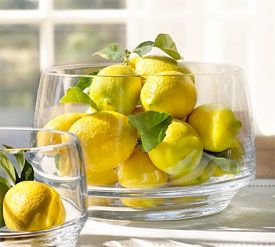 henning love: Lemons, oranges and limes Yacht Ideas, Hydrangea Cottage, Fruit Bowl Display, Bowl Display, House Styling, Lemon Bowl, Fruit Diet, Kitchen Table Centerpiece, Lemon Twist