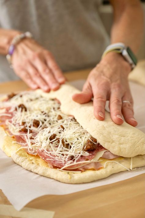 Italian Calzones With Pizza Dough, Frozen Bread Dough Pizza, Stromboli Video Recipe, Recipes With Premade Pizza Dough, Puff Pastry Stromboli, Stromboli With Pizza Dough Pillsbury, Faccia Bread Recipes Easy, Stromboli With Frozen Bread Dough, Stromboli Recipe With Frozen Bread Dough