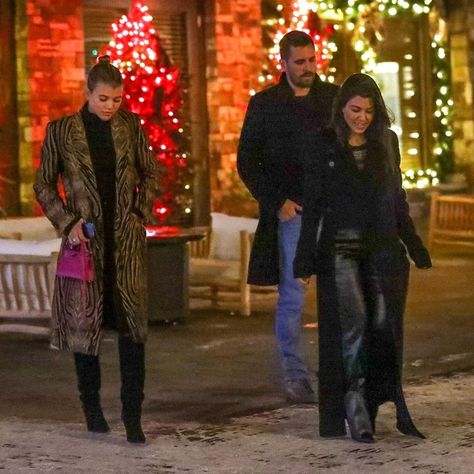 Sofia Richie, Scott Disick and Kourtney Kardashian Scott Disick And Kourtney, Penelope Disick, Kourtney Kardashian Style, Jenner Family, Scott Disick, Aspen Colorado, Sofia Richie, Celebrity Lifestyle, Celebrity Kids