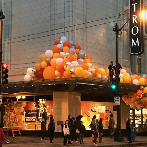 NORDSTROM, Seattle, Washington, "Balloon fun for HERMES window install", pinned by Ton van der Veer Hermes Window, Winter Window Display, Autumn Window Display, Mall Decor, Fall Windows, Winter Window, Visual Merchandising Displays, Balloon Installation, Large Balloons