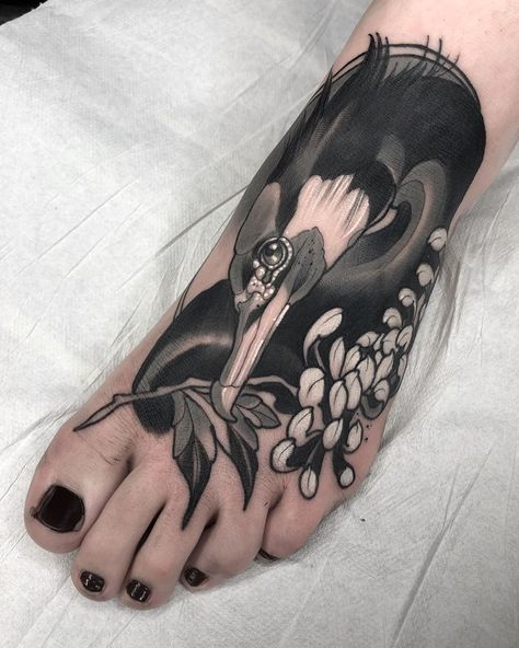 𓁺 Lorena Morato 𓁺 on Instagram: “First foot for Anna, Cormorant bird. One more to go in a few weeks. I was super impressed with her, no moving, no pain faces, no complaint.…” Angel Wings Tattoo, Tattoo Flash Art, Foot Tattoo, Neo Traditional, Foot Tattoos, Tattoo Styles, Life Tattoos, All Tattoos, Big Tattoo