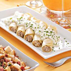 Sausage Crepes, Filled Crepes, Westminster Colorado, Crepe Recipe, Crepes Recipe, Breakfast Crepes, Country Gravy, Savory Crepes, Jimmy Dean