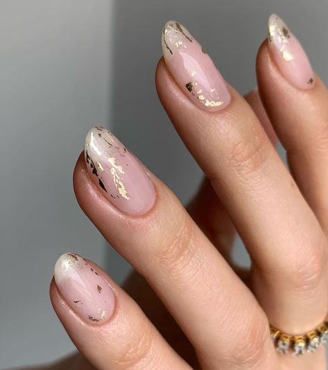 Golden Foil Nails, White And Golden Nails, Golden Nails, Pearl Nails, Foil Nails, Hand Care, Gold Nails, Ombre Nails, Simple Nails