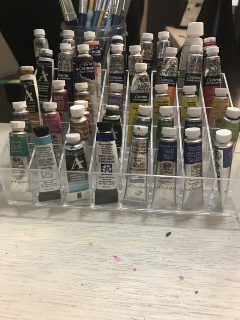 Oil Paint Tubes Storage, Paint Tube Aesthetic, Watercolor Tube Storage, Oil Paint Organization, Oil Paint Storage, Paint Tube Organization, Watercolor Organization, Acrylic Paint Holder, Paint Tube Storage