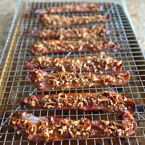 Maple Pecan Crusted Bacon Sugared Bacon, Carmelized Bacon, Pecan Bacon, Bacon Recipes Breakfast, Breakfast Bacon, Bacon Recipe, Bacon Breakfast, 5 Ingredient Recipes, Pecan Recipes