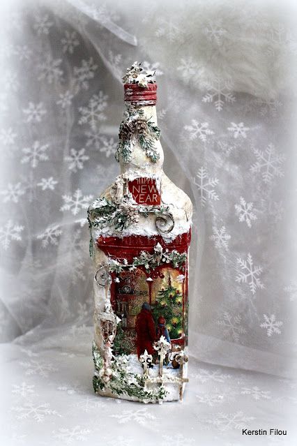 New Year Bottle Art, Christmas Bottles Diy, Bottle Crafts Christmas, Christmas Bottle Art, Altered Bottles Diy, Fairy Bottles, Bottle Decoupage, Christmas Bottles, Altered Jars