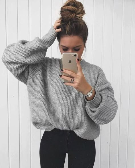 Outfit Pull, Winter School Outfits, Pull Grosse Maille, White Aesthetic Photography, Winter Outfits 2019, Teen Winter Outfits, Winter Outfits For School, Outfits To Buy, Teenage Outfits