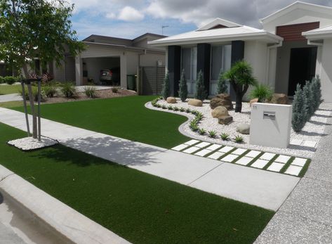 DIFFERENT POTION FOR FRONT YARD DESIGNS - Decorifusta Grass Carpet Outdoor, Garden Landscaping Diy, Cheap Landscaping Ideas, Grass Garden, Grass Carpet, Modern Front Yard, Small Front Yard Landscaping, Front Garden Design, Yard Landscape