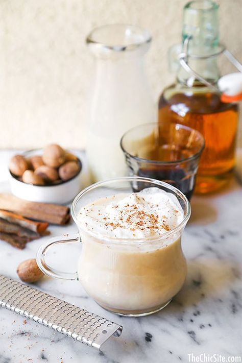 Christmas isn't just for the kids—this boozy recipe is strictly for adults only. Get the recipe at The Chic Site. Eggnog With Rum, Eggnog Dessert, Eggnog Cocktail, Eggnog Drinks, Easy Eggnog, Winter Wedding Ideas, Eggnog Recipe, Egg Nog, Chocolate Milkshake