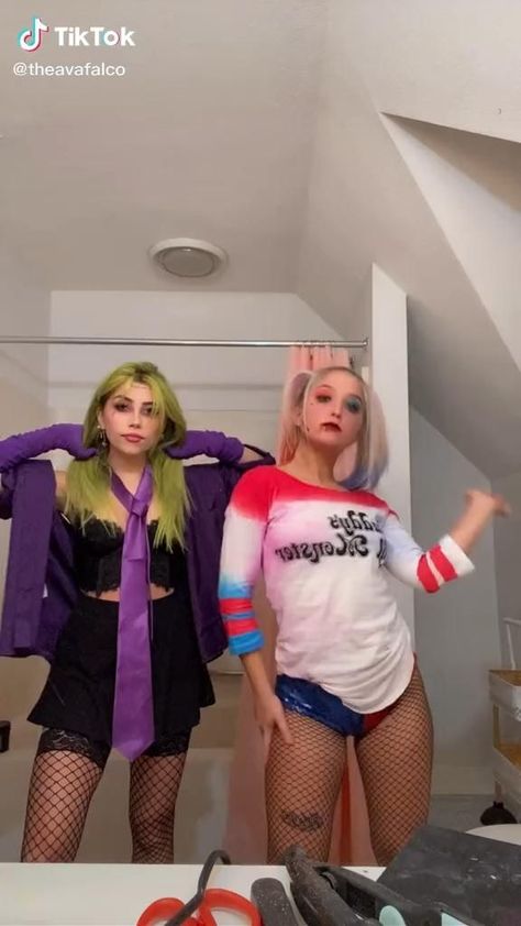 Harley Costume Quinn, Blond And Brunette Costumes, Cute Harley Quinn Costume, Candice And Vanessa Costume, Harley Quinn And Joker Halloween Costume, Women Duo Halloween Costumes, Disfraces Originales Mujer Ideas, Halloween Inspo 2022, Lesbian Couple Costumes For Halloween