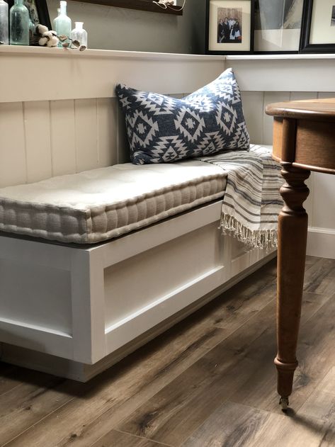 Build your own DIY Dining Banquette with french mattress style cushion Diy Dining Banquette, Dining Room Banquette Seating, Diy Banquette Seating, Diy Banquette, Dining Room Banquette, French Mattress Cushion, Banquette Cushions, Banquette Seating In Kitchen, Banquette Bench