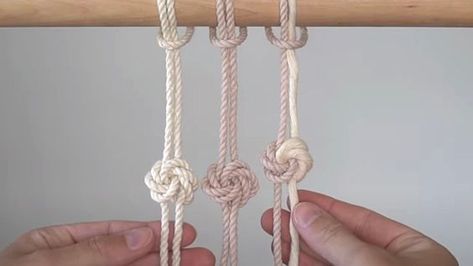 DIY Macrame Tutorial - Rose Knot Variation 2! - YouTube End Knot Macrame, Rose Knot Macrame, Macrame Circle Pattern, 2 Strand Macrame Knot, Macrame Rose Tutorial, Macrame Flower Tutorial, Diy Macrame Flower, Macrame Rose, Macrame Star